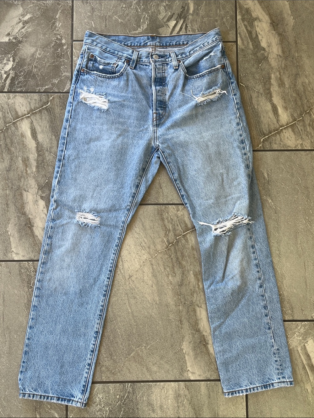 💙 Levi's 501 Jeans Distressed Light Wash 30 x 30 100% Cotton Button Fly